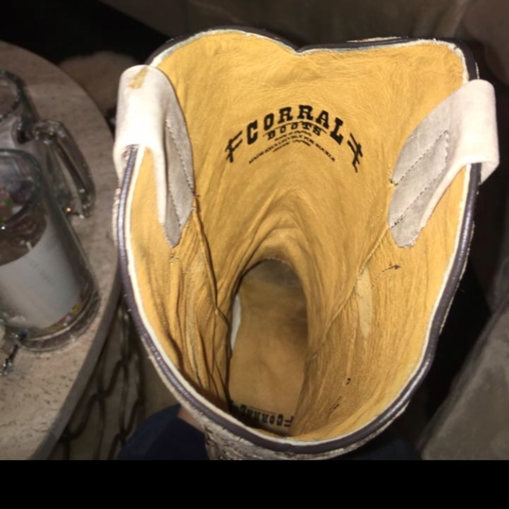 Gorgeous Corral Boots - Picture 5 of 6